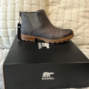 NIB Women’s size 8 Sorel boots Style Emele